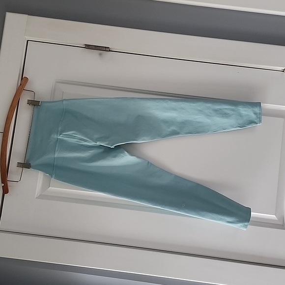 Alo Yoga light blue legging! - Picture 6 of 9